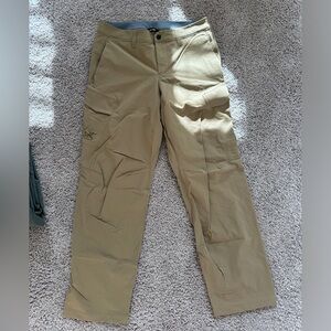 Men’s Arc’Teryx Rampart Pant Size 32 Color Labyrinth
